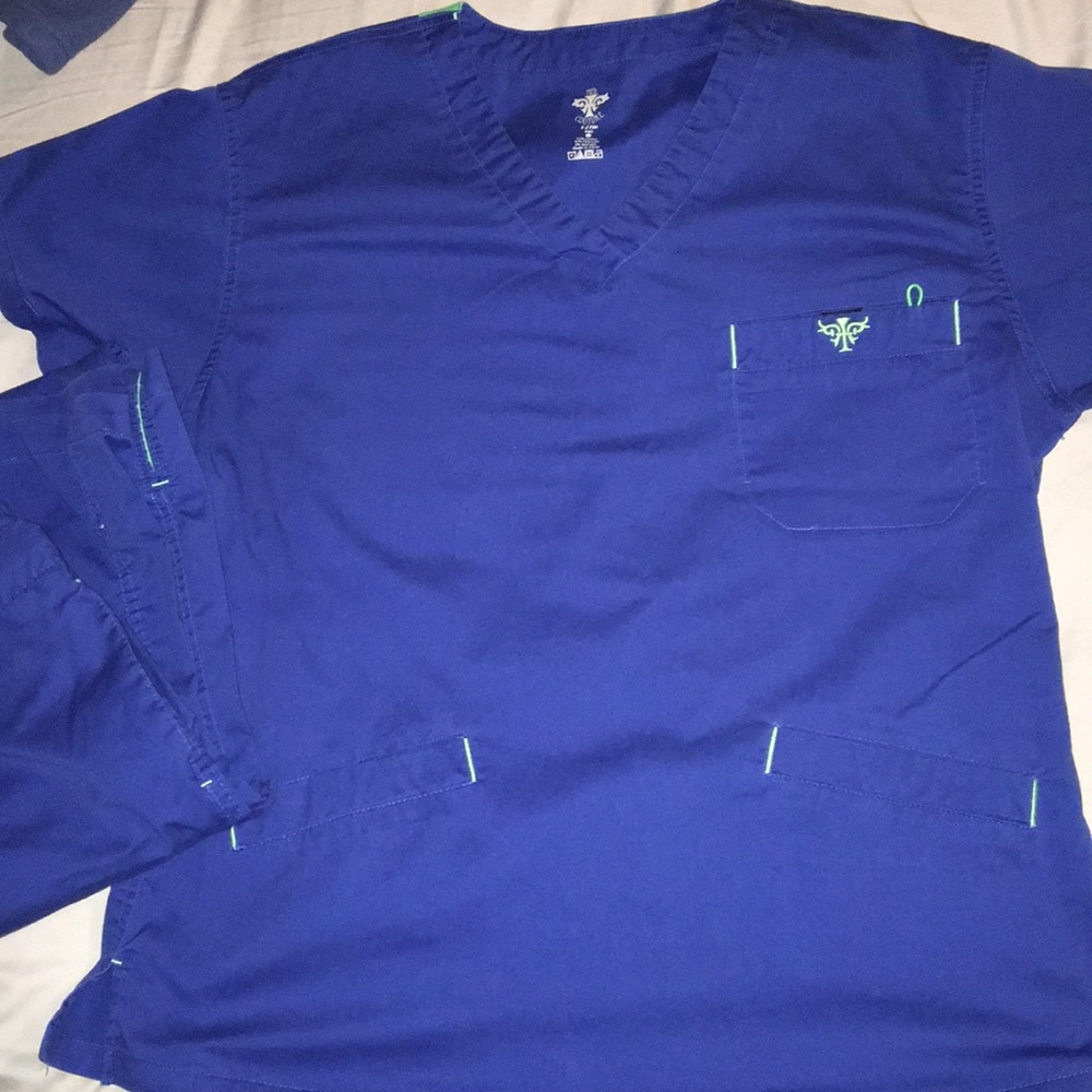 Small scrub pants and medium scrub top.